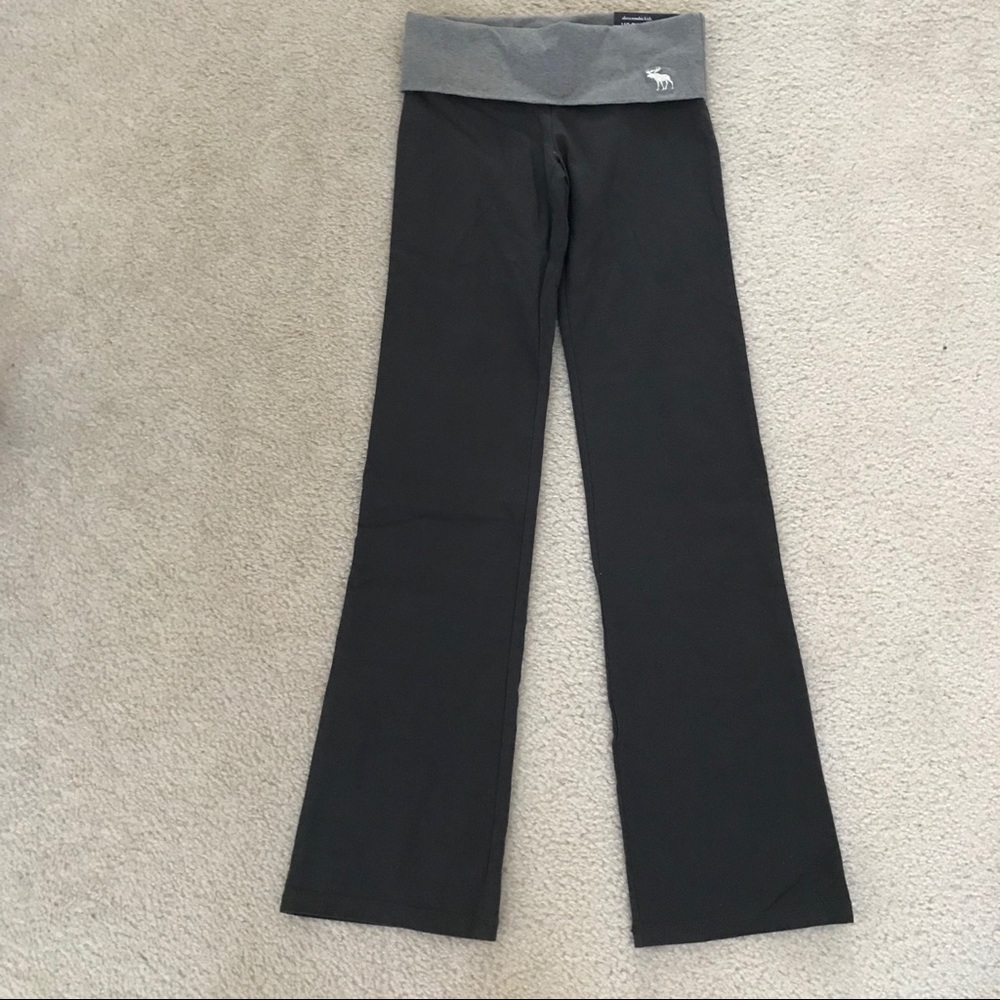 Abercrombie Kids classic yoga pants